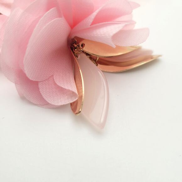 Lilly Pulitzer Pink Flower Petal Statement Necklace Layered Gold Tone Chain - Picture 5 of 6